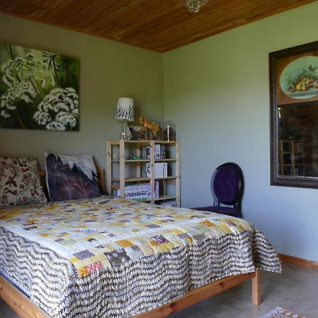 Chambre indépendante deux personnes au bord de la Blanche Selonnet Extérieur photo