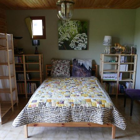 Chambre indépendante deux personnes au bord de la Blanche Selonnet Extérieur photo