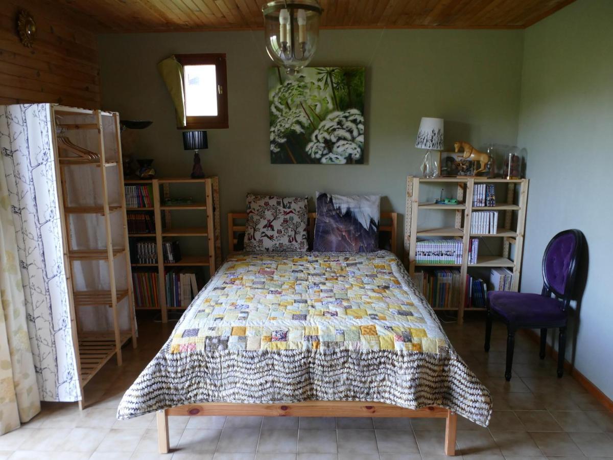Chambre indépendante deux personnes au bord de la Blanche Selonnet Extérieur photo